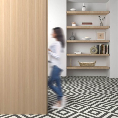 BLACK & WHITE PATTERN TILE