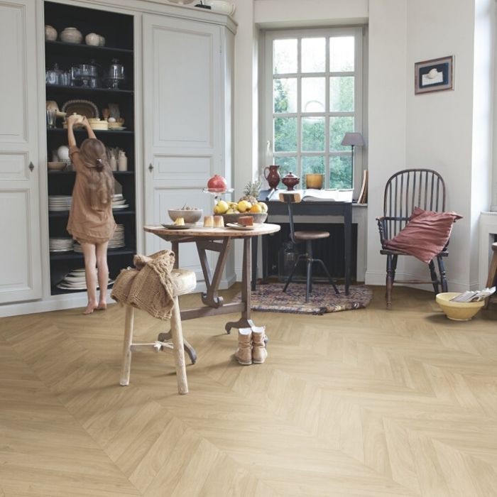 ROBLE MEDIUM CHEVRON